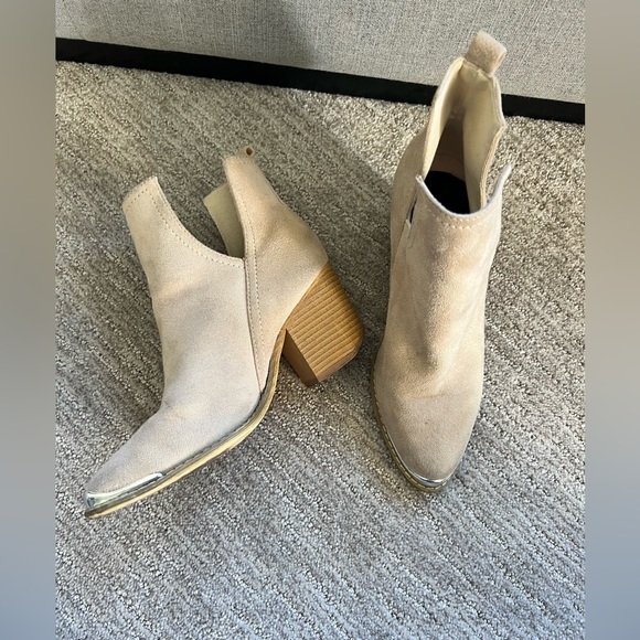 Tan booties - Picture 1 of 4